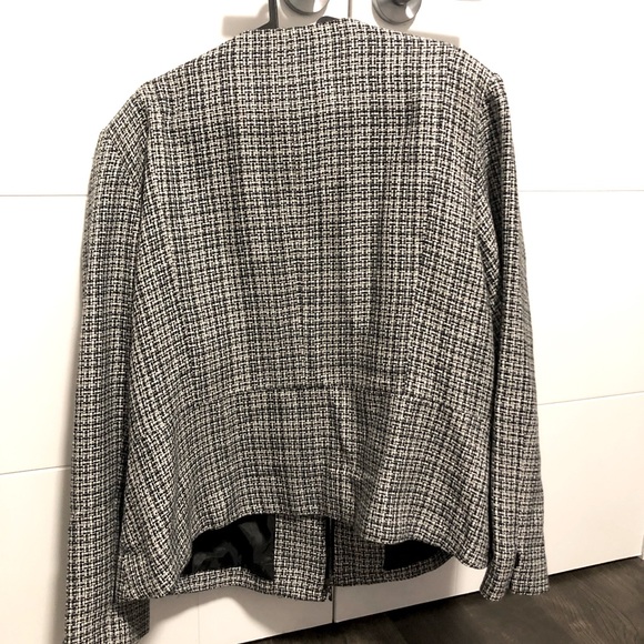 Très you, black and white jacket, size 20w in good condition. - Picture 2 of 3